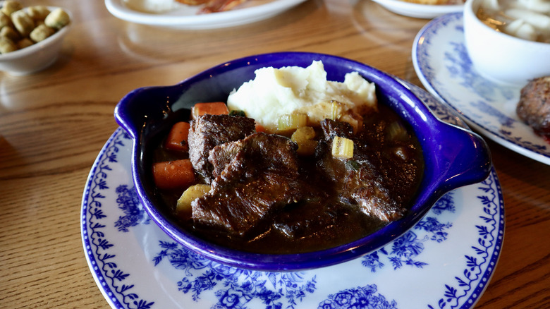 bowl of cracker barrel pot roast