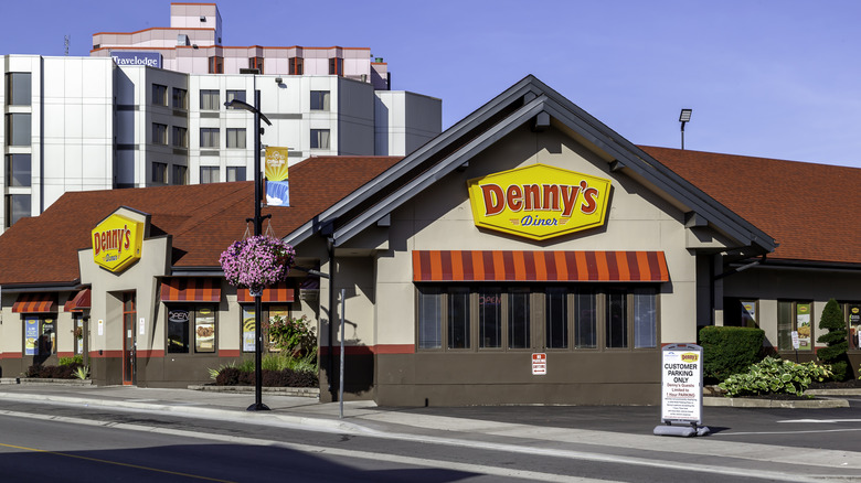 Exterior of a Denny's restaurant during daylight hours