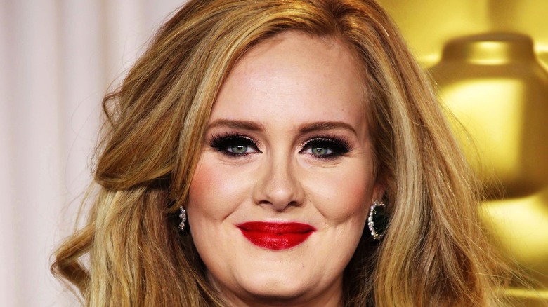 adele wearing red lipstick