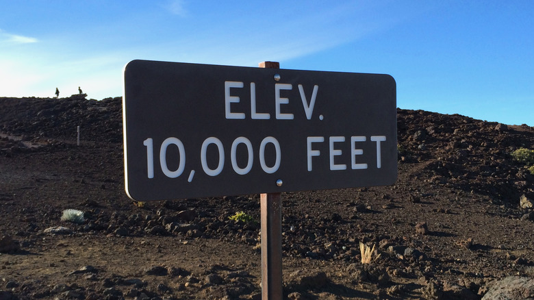 Elevation sign