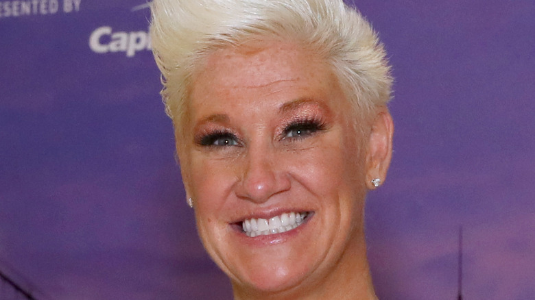 Anne Burrell smiling