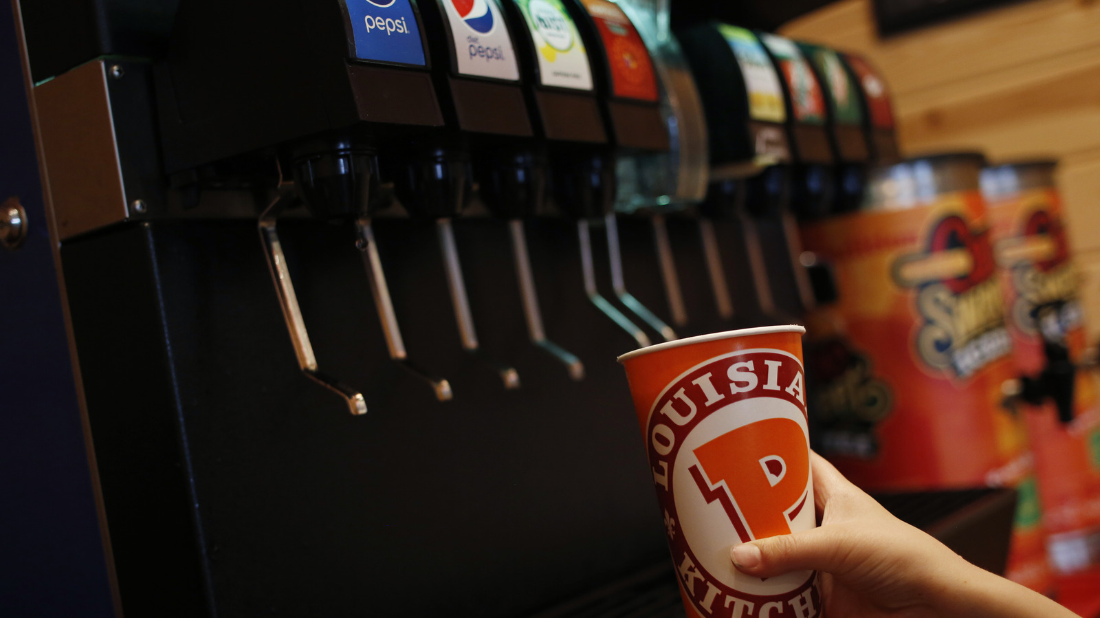 This Is How Much Fast Food Workers Actually Care When You Put Soda In A