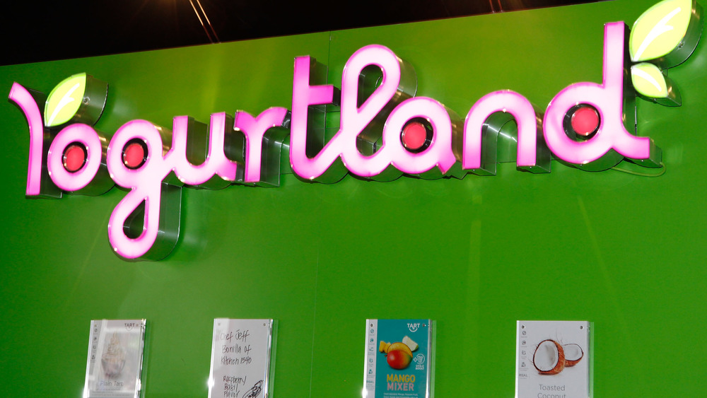 Yogurtland logo