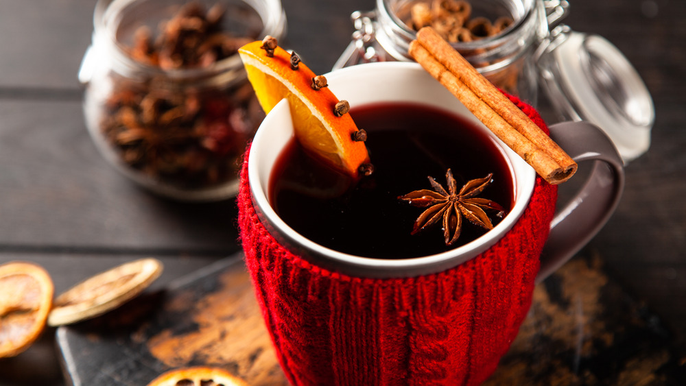 Mulled wine with citrus