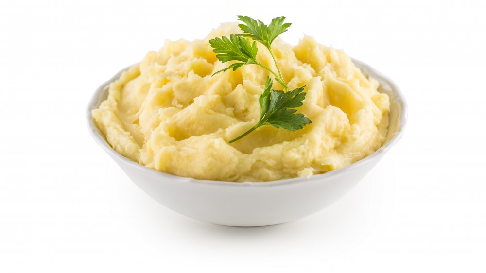 A generic of mashed potatoes 