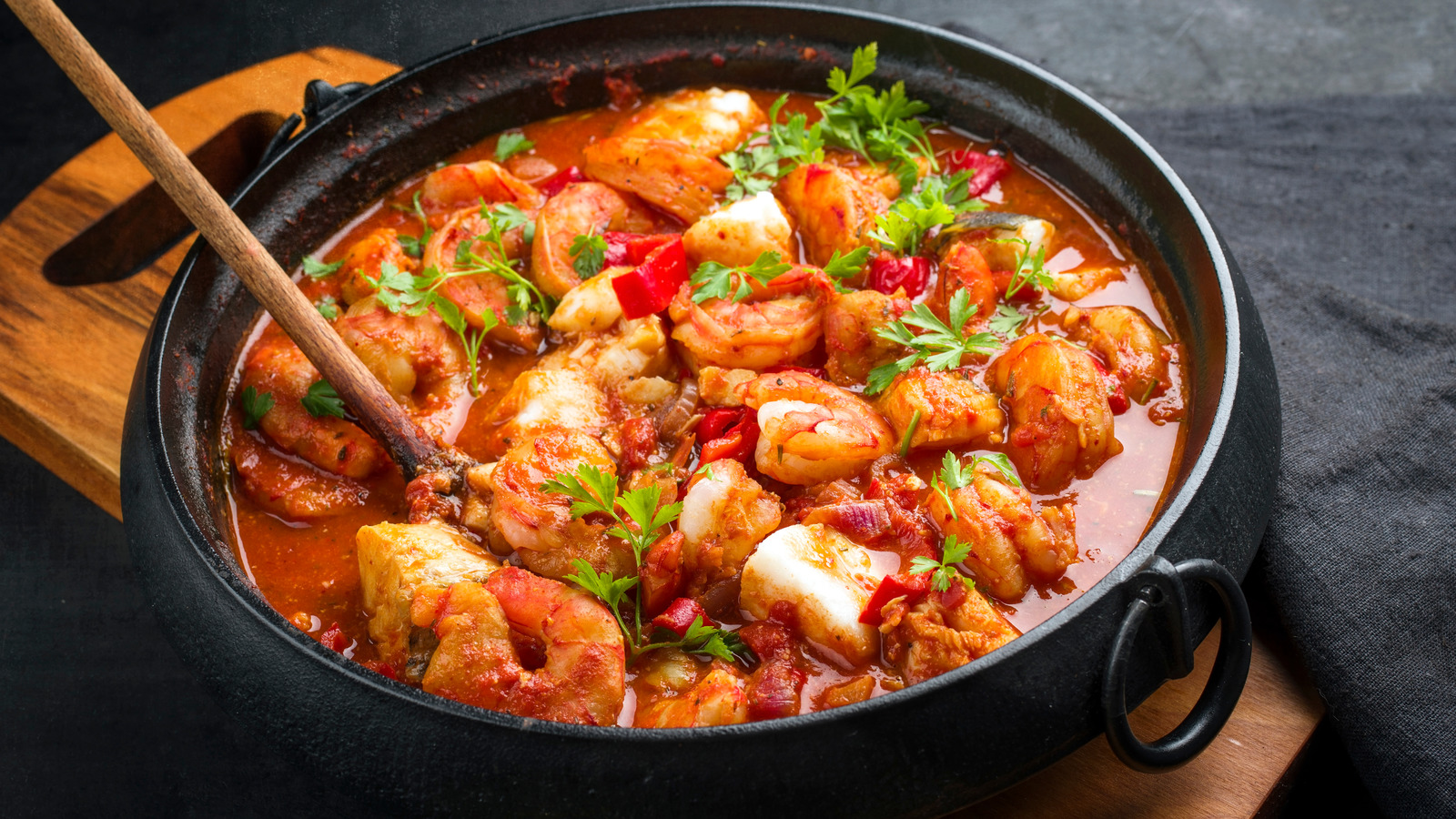 This Is The Best Type Of Wine For Seafood Stew