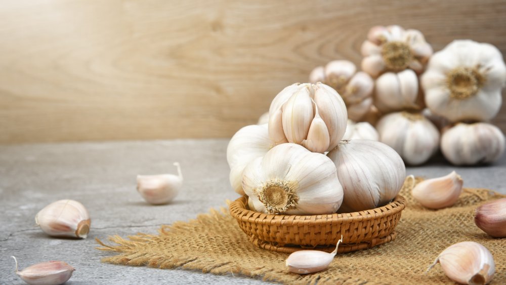 Garlic in a bowl