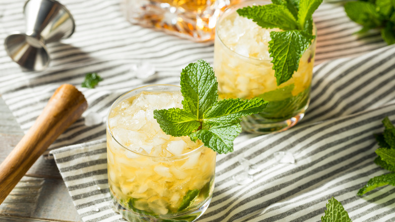 Mint Juleps on Ice