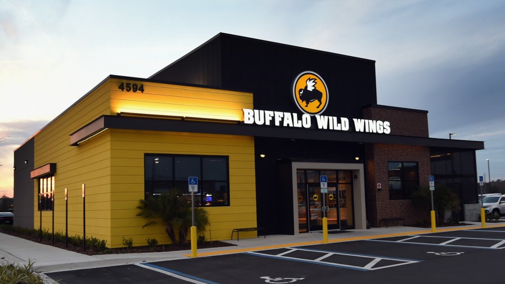 Buffalo Wild Wings storefront