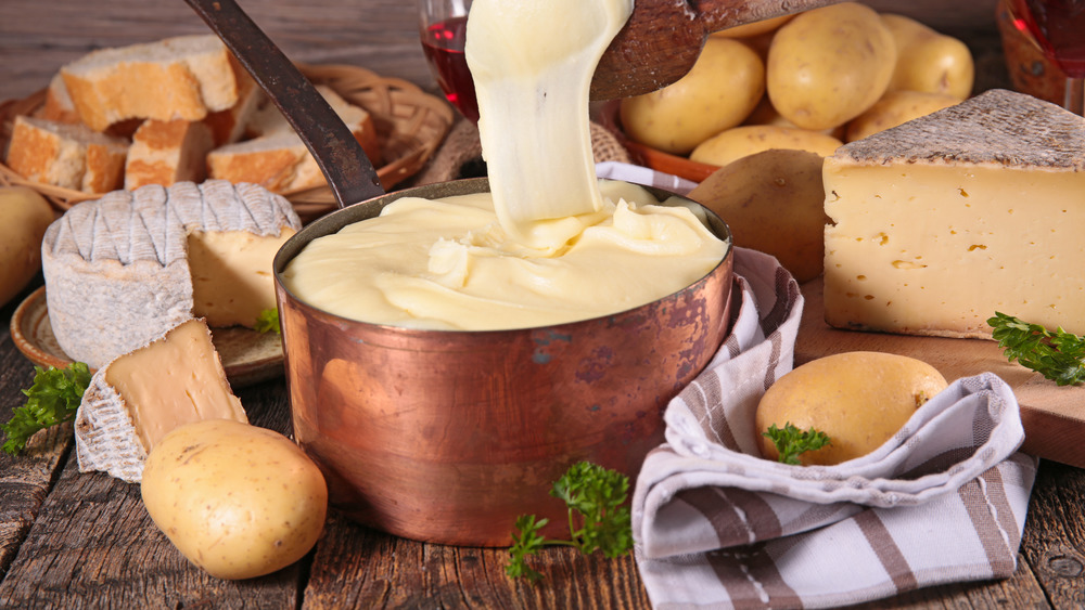 Cheesy potato aligot