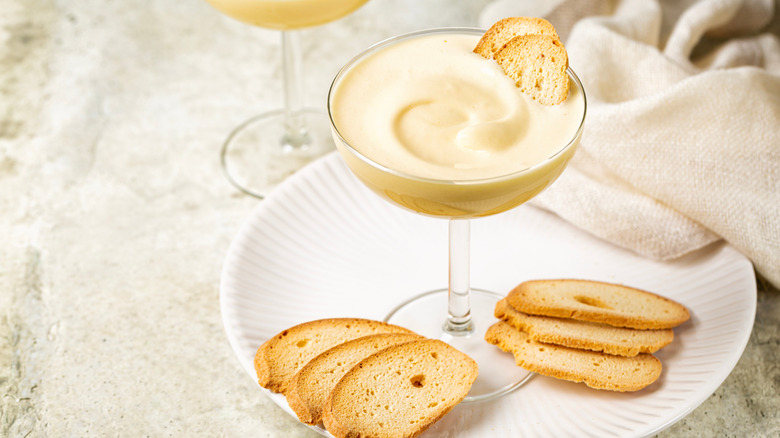 Champagne punch with biscotti