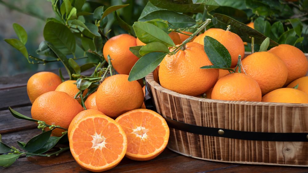 Basket of fresh oranges