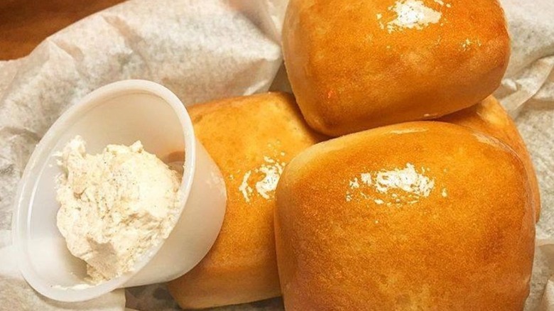 Texas Roadhouse rolls