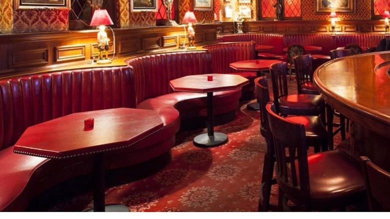 restaurant interior red booths