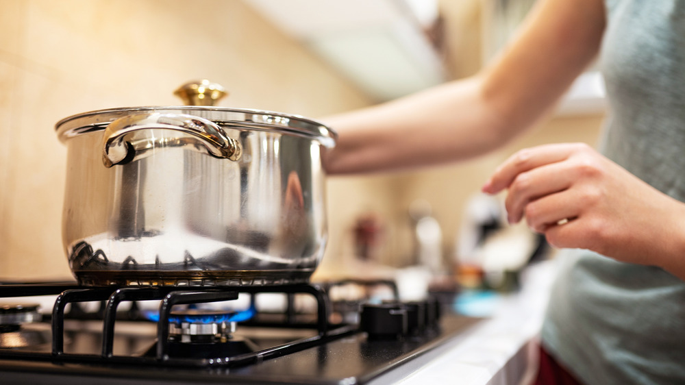 Cooking on a gas range