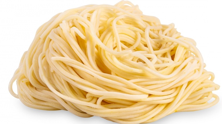 nest of plain spaghetti noodles