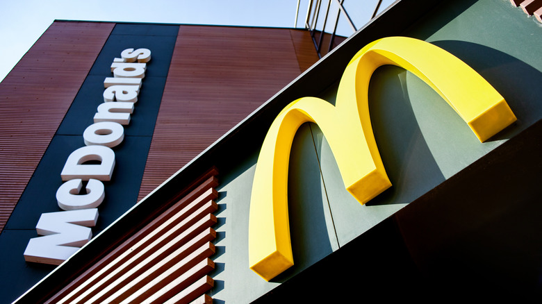 McDonald's logo in Belarus