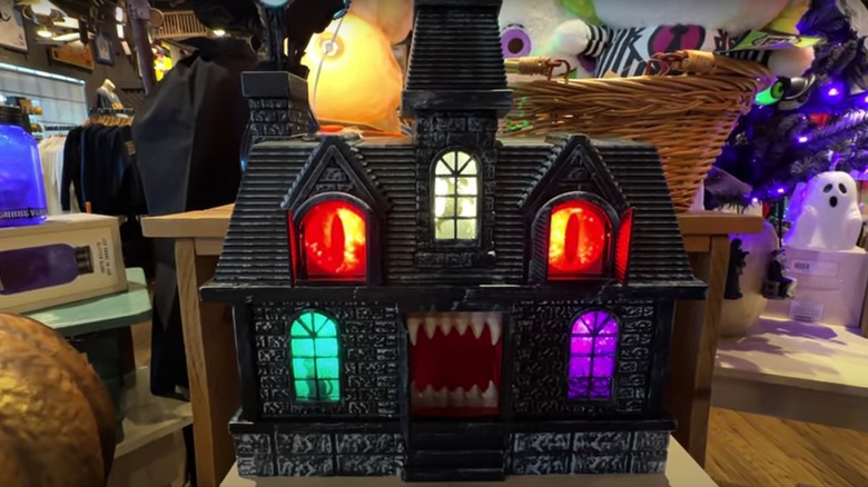 Cracker Barrel  haunted house and spooky dolls