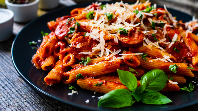 penne pasta with sauce