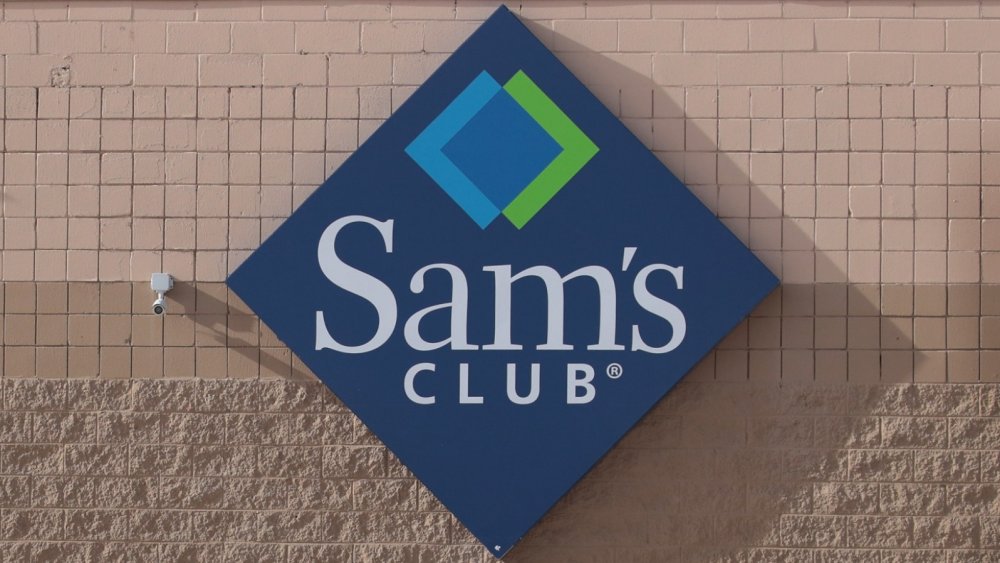 Sam's Club sign