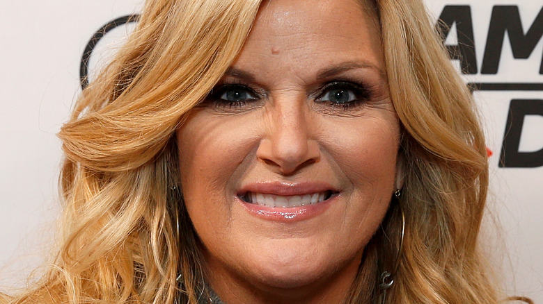 Close up of Trisha Yearwood 