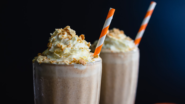 frozen pumpkin pie milkshakes