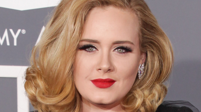 Adele in red lipstick 