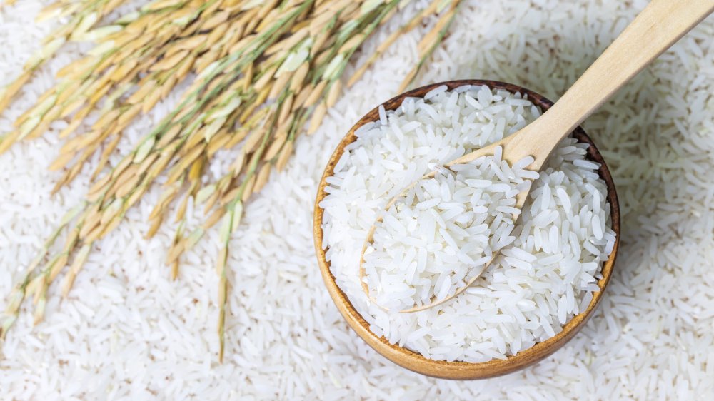 bowl of white rice grains 