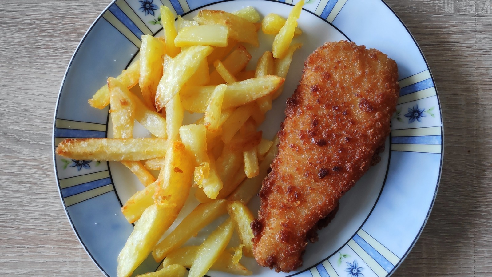 This Simple Trick Will Make Your Fish And Chips Healthier