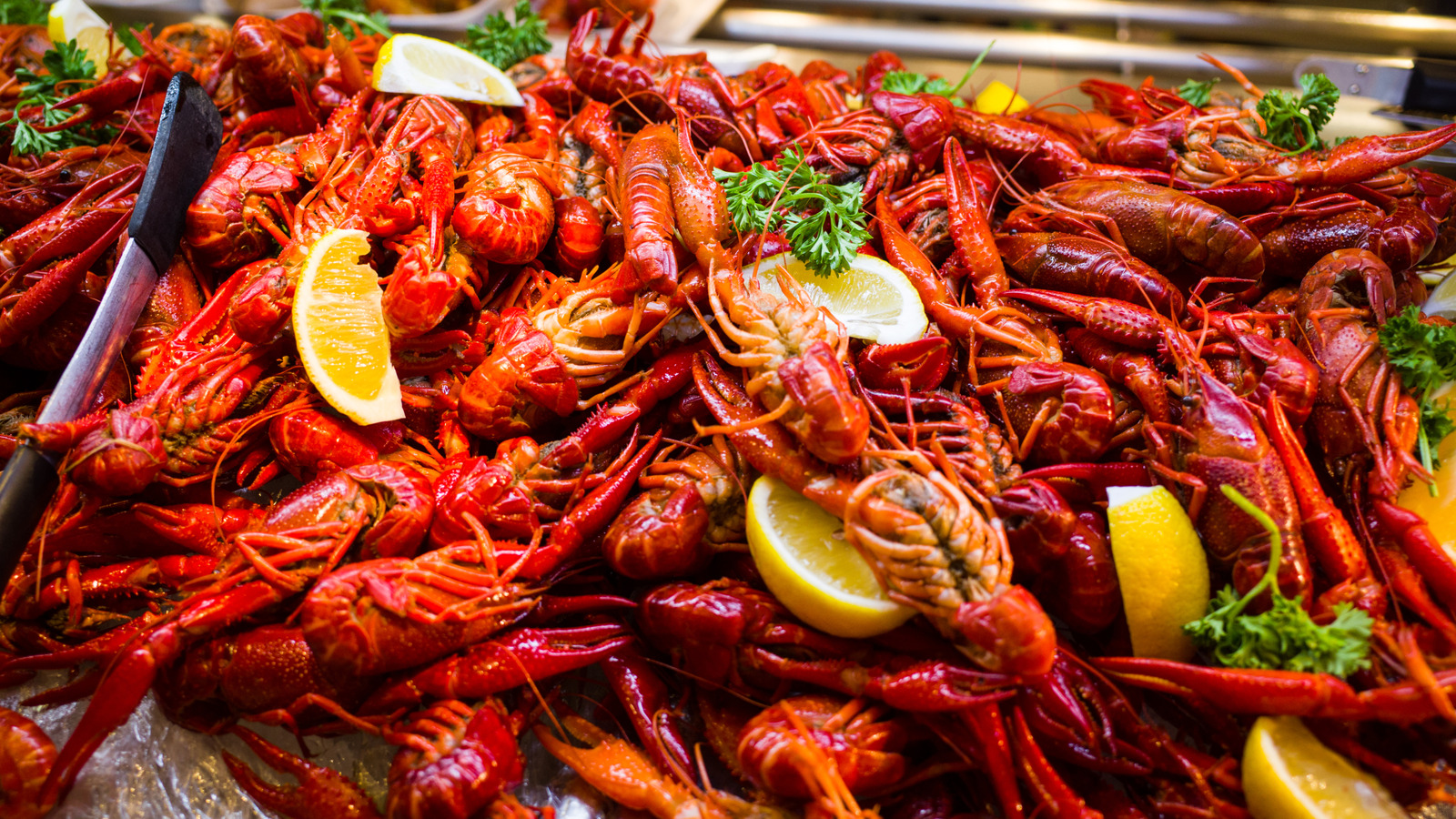 This Small Riverside Town In Georgia Should Be On Every Seafood Lover's Bucket List