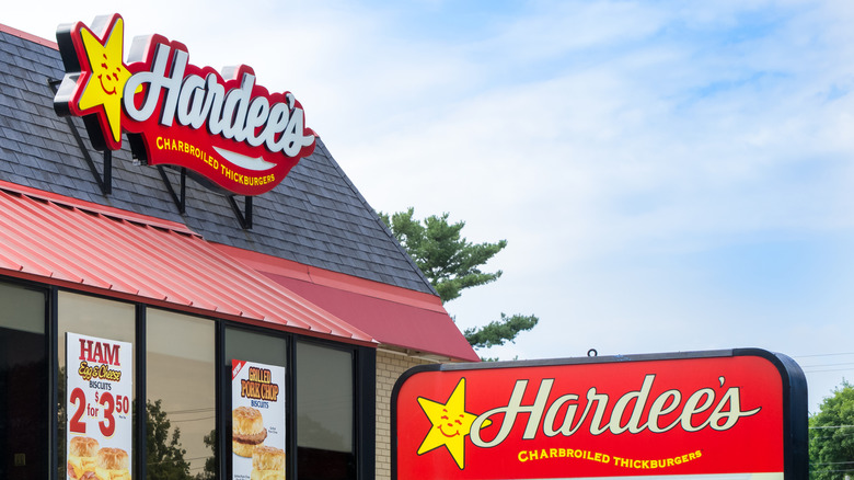 The outside of a Hardee's restaurant