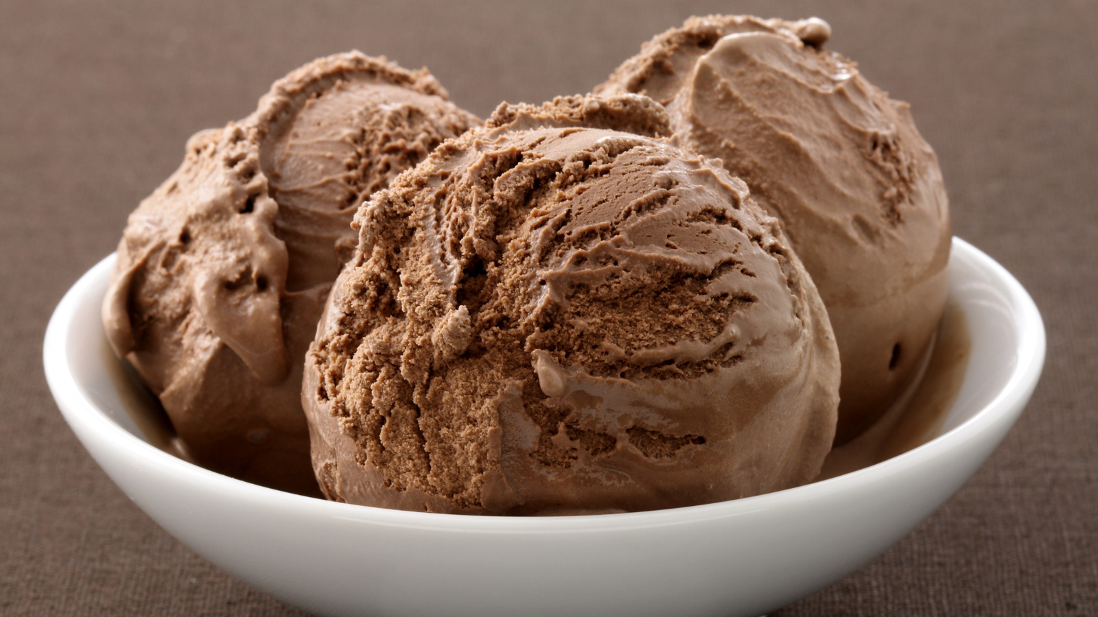 <a href="https://www.mashed.com/2225520/best-chocolate-ice-cream-consumer-reports-whole-foods/" target="_blank">This Store-Brand Chocolate Ice Cream Earned Consumer Reports’ Top Pick</a>