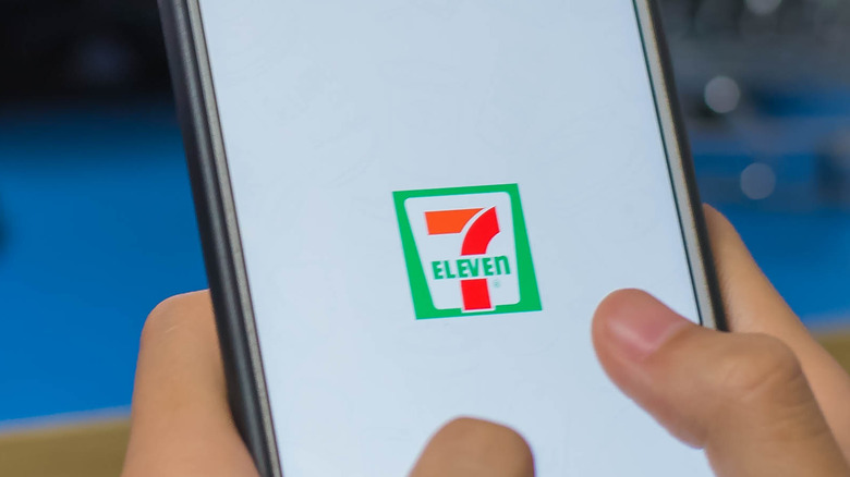 7-11 logo on screen