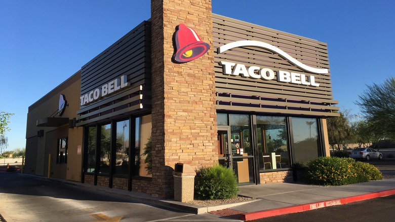 The exterior of a Taco Bell restaurant