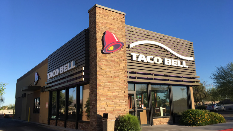Exterior of a Taco Bell