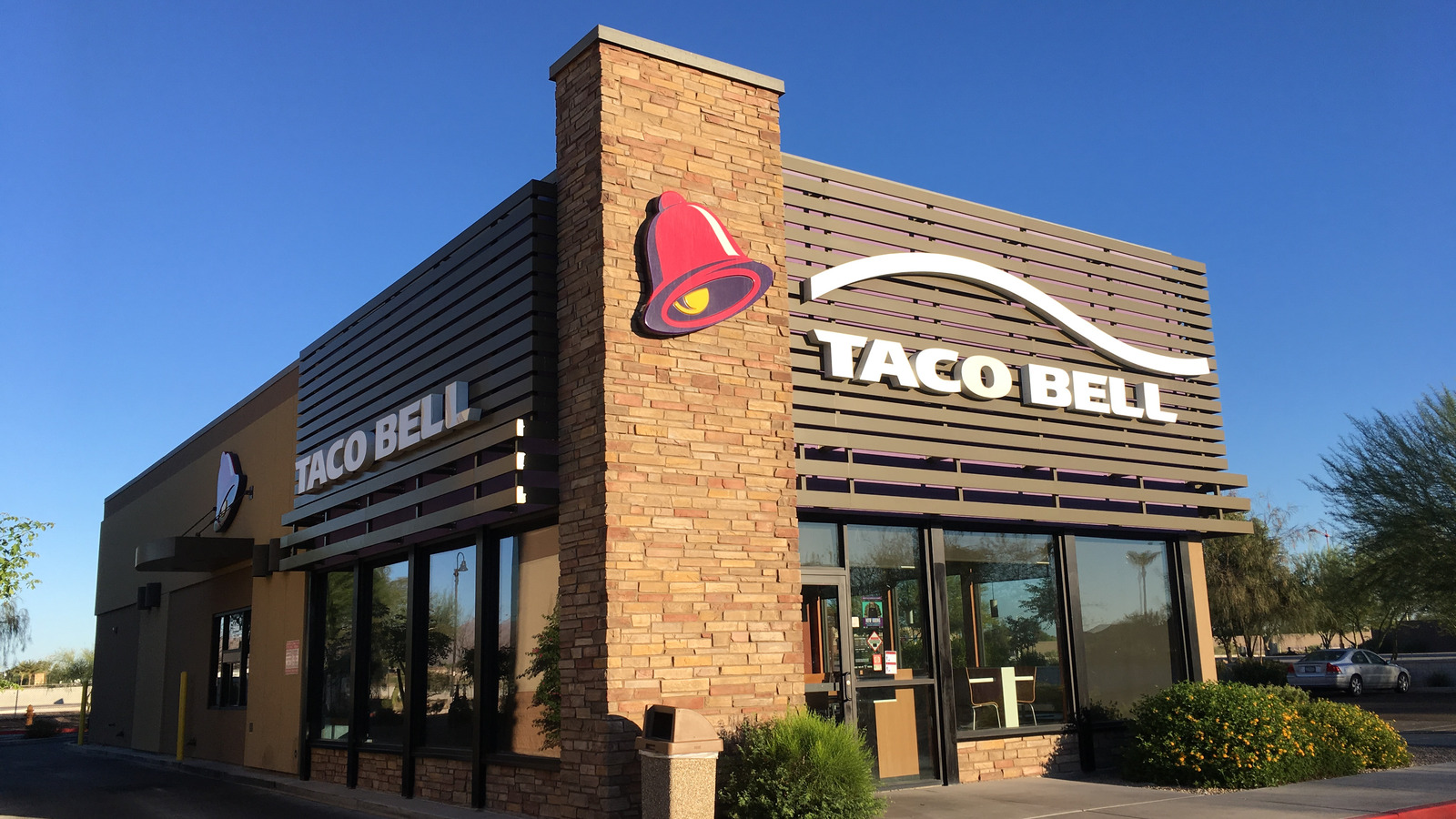 This Taco Bell Wedding Cost A Surprising Amount Of Money