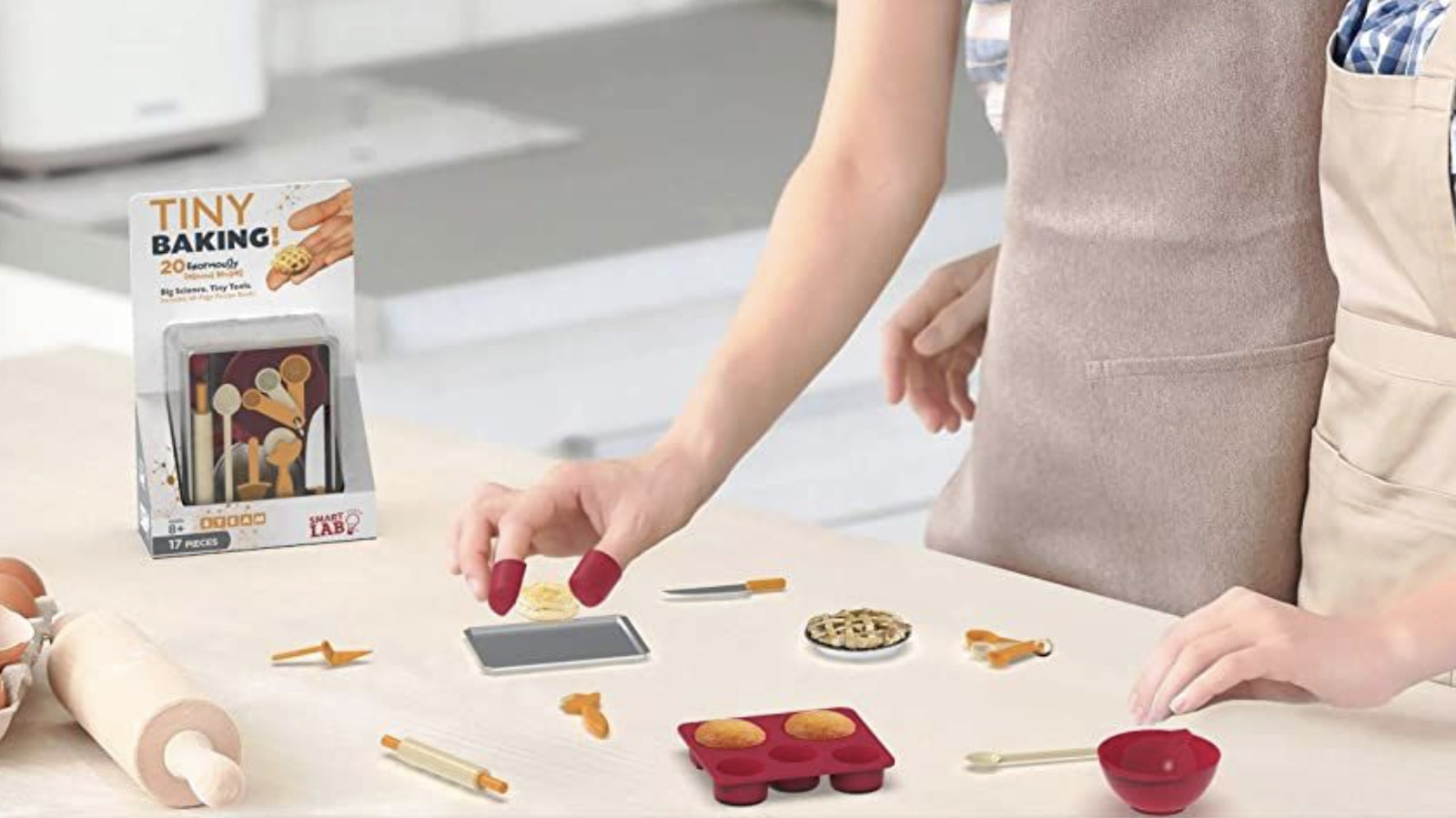 This Trendy Baking Kit Uses FingerSized Equipment