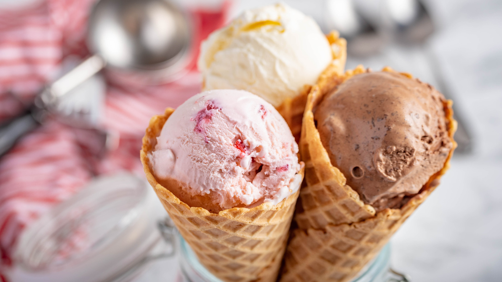 <a href="https://www.mashed.com/2225360/ice-cream-upgrade-pantry-staple/" target="_blank">This Unexpected Pantry Ingredient Gives Ice Cream A Gourmet Upgrade</a>
