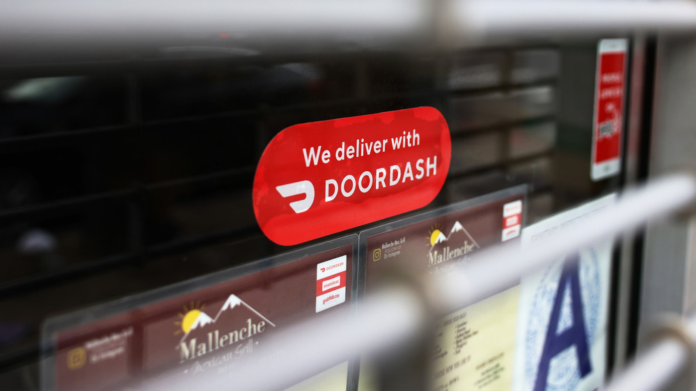 Restaurant with DoorDash signage