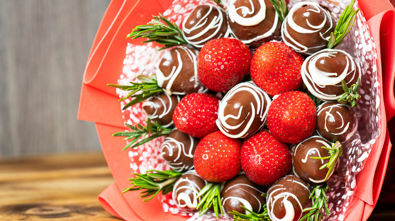 Edible Arrangements fruit bouquet