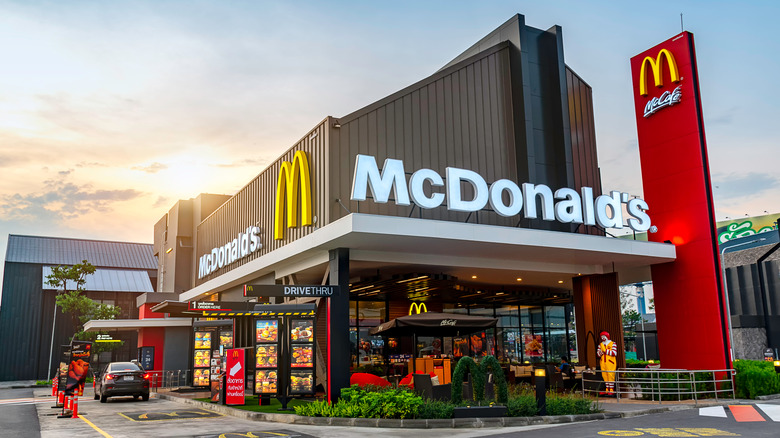 Mcdonald's location exterior