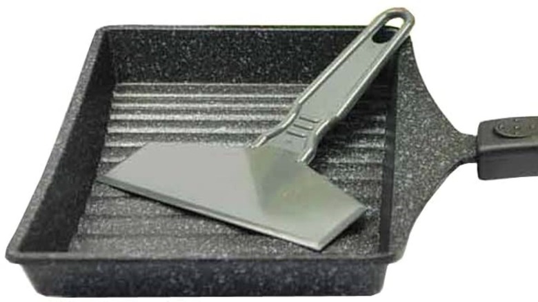 A square ridged skillet