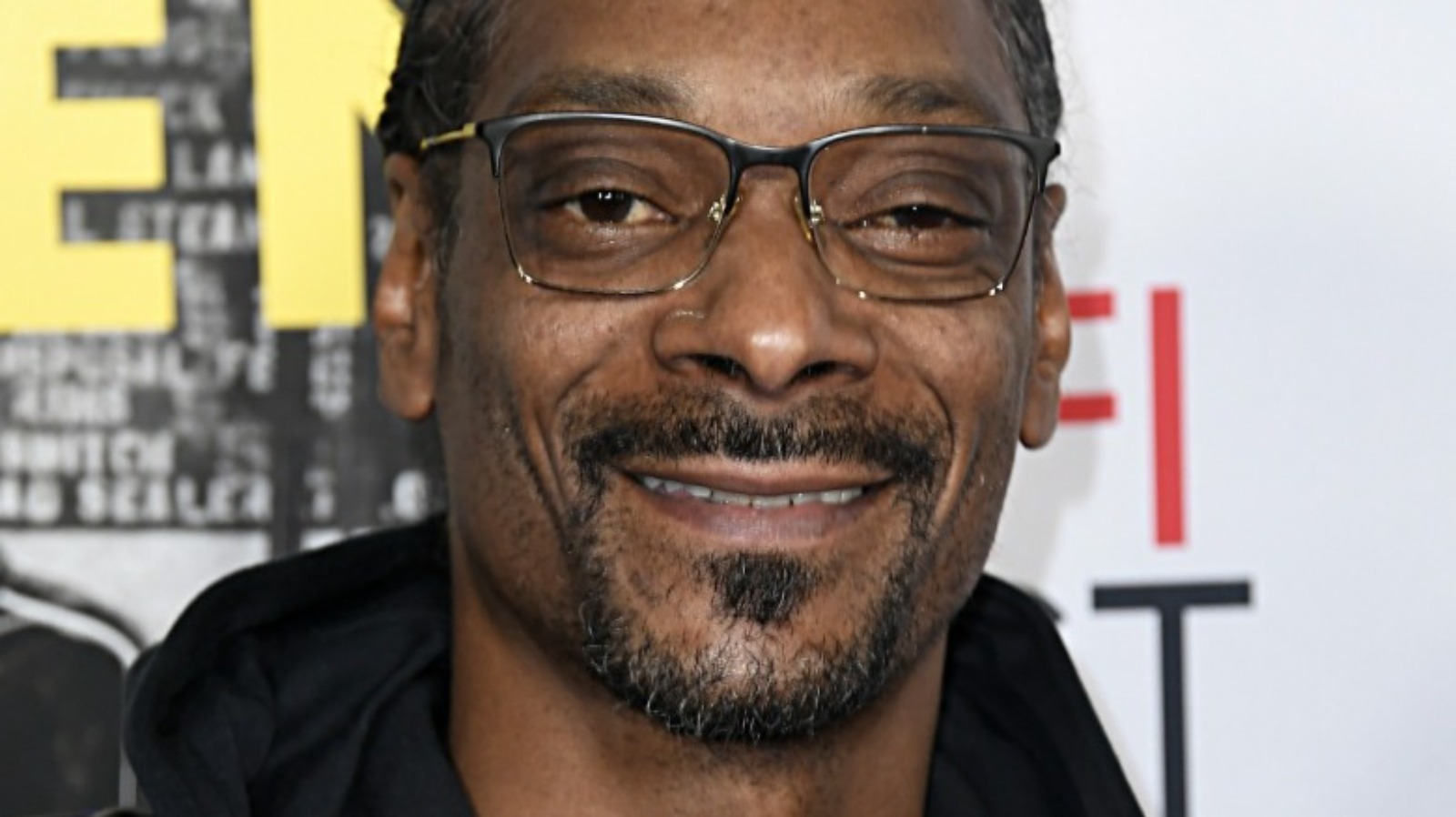 TikTok Is Freaking Out Over Snoop Dogg's Surprise Shift At Raising Cane's