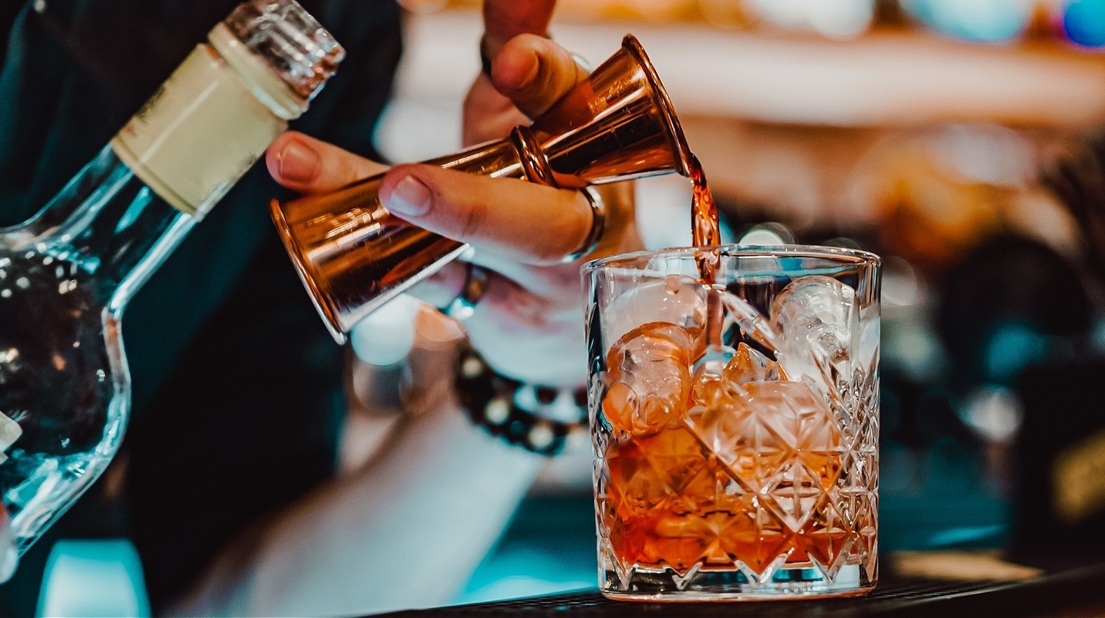 TikTok Is Raging About These Bartender Red Flags