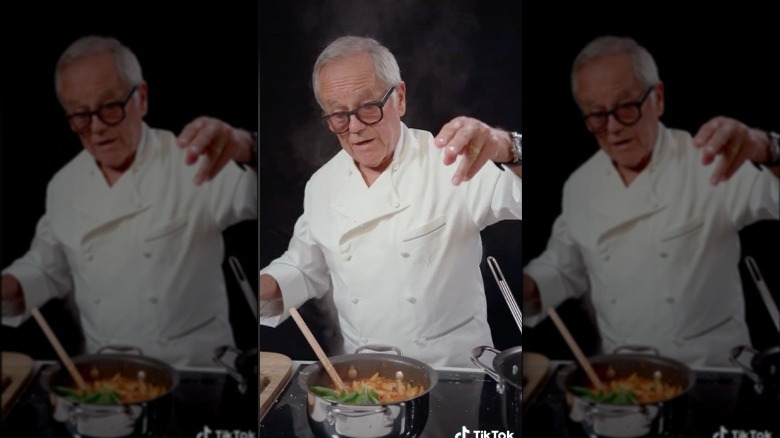 Wolfgang Puck cooking pasta