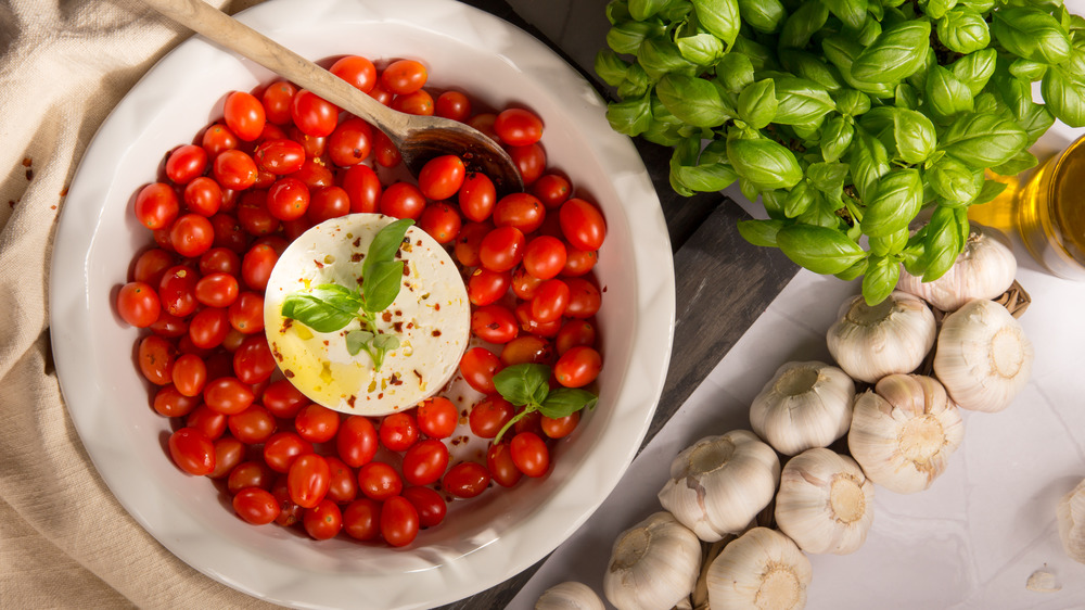 Baked feta pasta ingredients