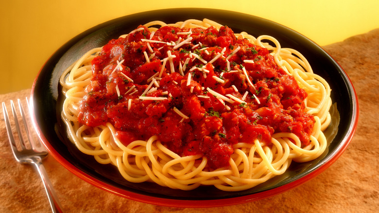 Spaghetti with tomato sauce 