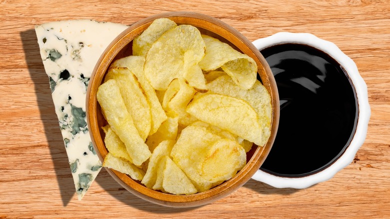 potato chips, gorgonzola, and balsamic glaze