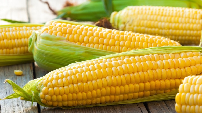 ears of corn on table