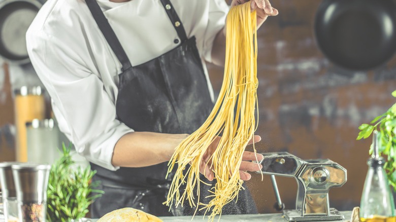 Gordon Ramsay Making spaghetti